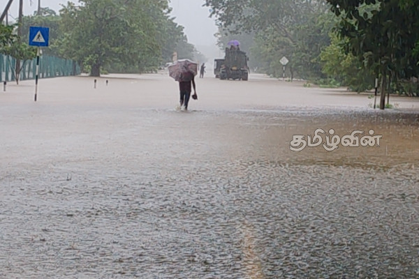 வவுனியாவில் வரிசையில் நூற்றுக்கணக்கான வாகனங்கள்! பேராறு வான் கதவுகளும் திறப்பு | Vavniya Weather Uptade