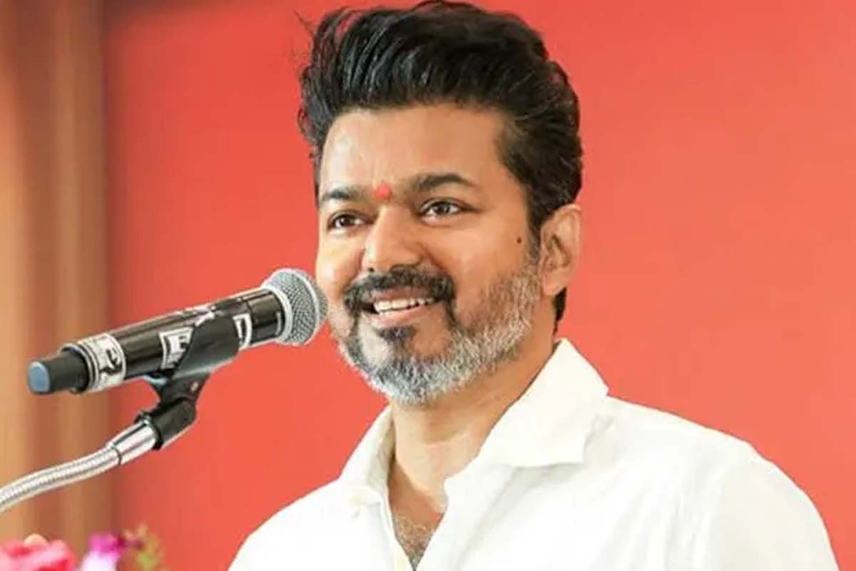 பெற்ற பிள்ளைகளுக்கு கடன் கொடுத்துள்ள விஜய்... எவ்வளவு தெரியுமா? | Family Members Who Are In Debt To Tvk Vijay பெற்ற பிள்ளைகளுக்கு கடன் கொடுத்துள்ள விஜய்... எவ்வளவு தெரியுமா? | Family Members Who Are In Debt To Tvk Vijay