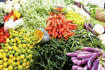 කුණුකොල්ලෙට යන එළවළු - මිල බැස්ස එළවළු වල නව මිල මෙන්න