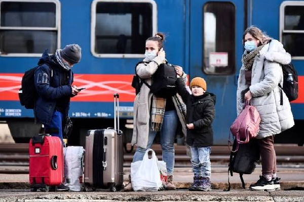 உக்ரைன் அகதிகள் விசா தொடர்பில் பிரித்தானிய பிரதமர் அதிரடி! | Ukrainian Refugees Uk Visa Control Boris Johnson