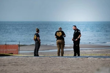 பிள்ளைகள் மூவரை தண்ணீரில் மூழ்கடித்து கொலை செய்த கொடூர தாயார்: நள்ளிரவில் சம்பவம்