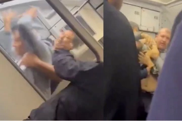 நடுவானில் விமானத்தை கடத்த முயன்ற நபர் - பரபரப்பான வீடியோ