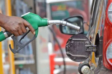 වහාම ක්‍රියාත්මක වන පරිදි ඉන්ධන මිල ඉහළට - නව මිල මෙන්න