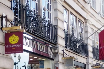 லண்டனில் அனைவரையும் ஈர்த்த 100 ஆண்டு பழமையான உணவகம்