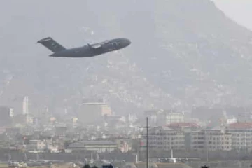 காபூலிருந்து மக்களுடன் புறப்பட்ட விமானம் மீது துப்பாக்கிச் சூடு! உள்ளிருந்தவர்களின் நிலை என்ன? வெளியான முக்கிய தகவல்