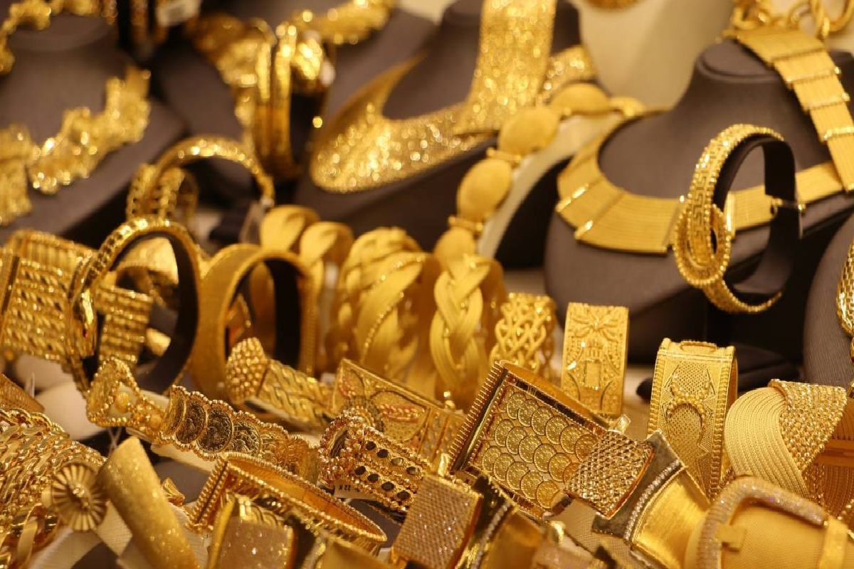 தொடர் சரிவில் தங்கம் விலை; நகைப்பிரியர்கள் மகிழ்ச்சி! | Gold Prices In Continuous Decline Jewelry Rejoice