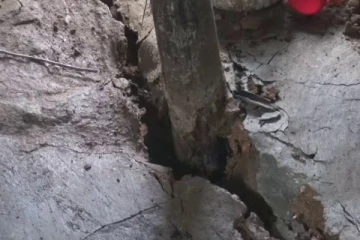 மஸ்கெலியா - மவுஸ்ஸாக்கலை தோட்டத்திலுள்ள தொடர் குடியிருப்பு ஒன்றில் வெடிப்பு(Photos)