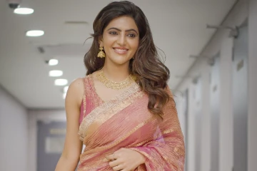 அதுல்யா ரவி சேலையில் அழகிய போட்டோஷூட்