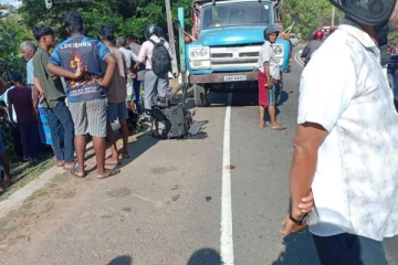 கொழும்பில் இருந்து சென்றகார் விபத்து; தெய்வாதீனமாக தப்பிய உயிர்கள்