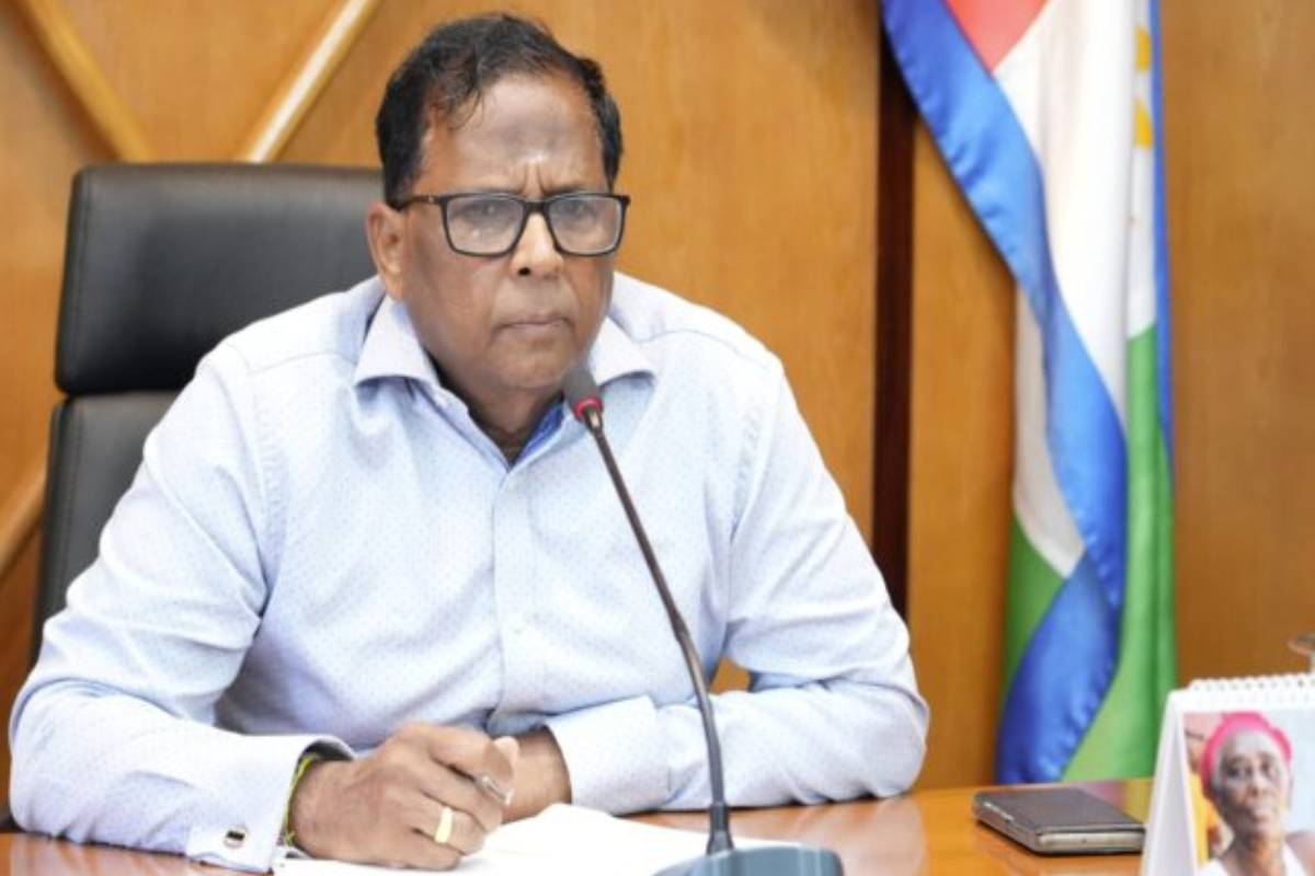 ஊழலுக்கு எதிரான நடவடிக்கை - வவுனியா மாநகர சபை முதல்வர் பதவி நீக்கம் தொடர்பில் விமர்சனம் | Vavuniya Municipal Council Mayor Dismissed