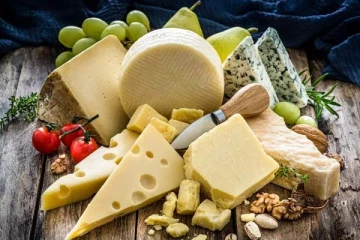 ஆரோக்கியத்தில் பிரச்சினையை ஏற்படுத்தும் சீஸ்... அதிகமாக சாப்பிடாதீங்க