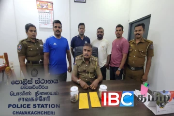 யாழ்ப்பாணத்தில் இப்படியும் சம்பவம் : காதலன் வீட்டில் நகை திருடிய காதலி கைது