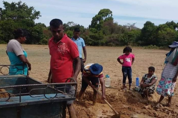 மாணவர்களுக்கு ஊர் மக்கள் செய்த செயல் | What The Villagers Did To The Students