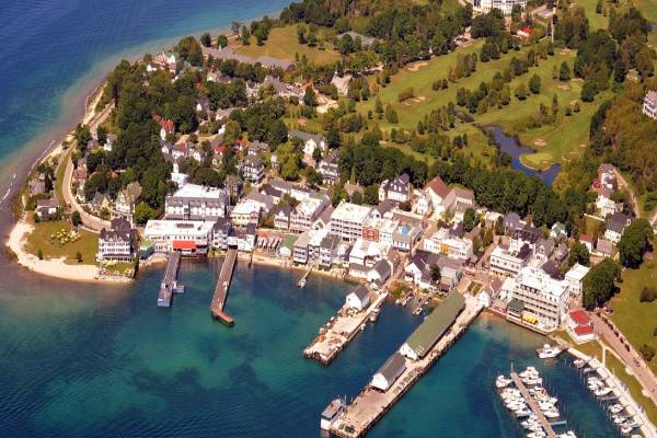 இன்றும் குதிரை வண்டி தானாம்... உலகின் வாகனங்கள் அற்ற ஒரே தீவு - காரணம் என்ன? | The World S Car Free Island Eason Why Not Used