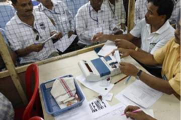 திருவள்ளூரில் ஒரு வாக்கு குறைவதால் வாக்கு எண்ணிக்கை நிறுத்தம்