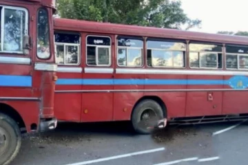 ஒன்றுடன் ஒன்று மோதி விபத்துக்குள்ளான இ.போ.ச பேருந்துகள்