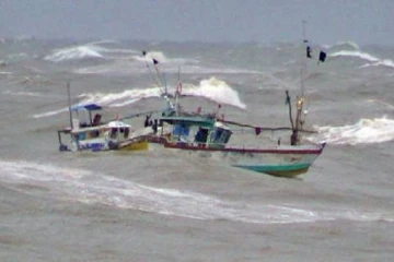 மாலைதீவு கடற்பரப்பில் விபத்துக்குள்ளான இலங்கை படகு!