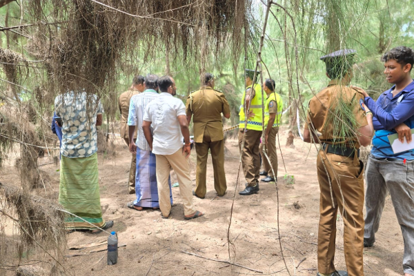 மட்டக்களப்பு இளைஞன் மர்ம மரணம்; அநாதரவாக நின்ற மோட்டார் சைக்கிள் | Batticaloa Youth Dies Mysteriously
