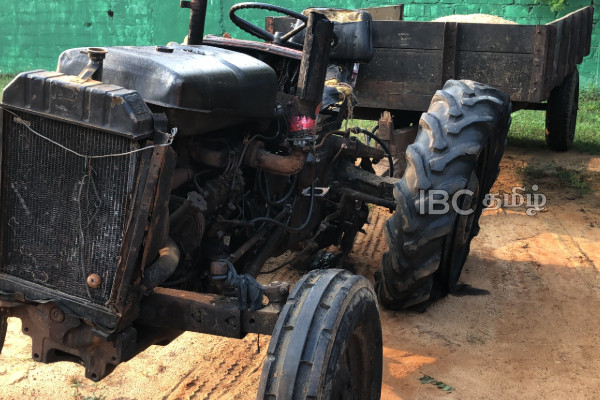 உழவு இயந்திரம் மீது அதிரடிப்படையினரின் துப்பாக்கிச் சூடு | Stf Opens Fire Plows Carrying Illegal Sand Mining