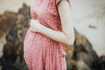 கர்ப்பிணி மனைவியை பார்வையிட வைத்தியசாலையிலிருந்து தப்பியோடிய கோவிட் தொற்றாளர்
