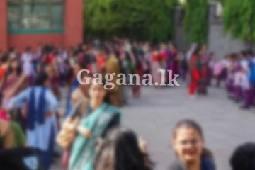 අද?. බෝම්බ බියකින් නගරයක් තැති ගනී - වහාම පිරිස් ඉවත් කරයි..