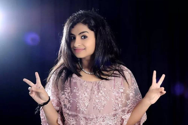 வளர்வதற்கு முன்னரே இப்படியா? சிவாங்கியால் கொதித்தெழுந்த படக்குழு! மேக்கப்புக்கு மட்டுமே இவ்வளவா? | Shivangi Behaving So Arrogantly Before Growing Up