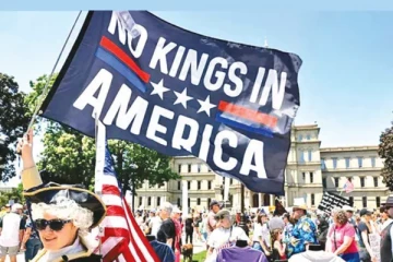 ட்ரம்புக்கு எதிராக அமெரிக்கா முழுதும் வெடித்த ஆர்ப்பாட்டம்