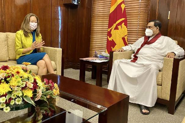 இலங்கை நிதியமைச்சரிடம் அமெரிக்க தூதுவர் தெரிவித்த விடயம் என்ன? | Sri Lanka Basil Rajapaksa Meet Julie Chung Us இலங்கை நிதியமைச்சரிடம் அமெரிக்க தூதுவர் தெரிவித்த விடயம் என்ன? | Sri Lanka Basil Rajapaksa Meet Julie Chung Us