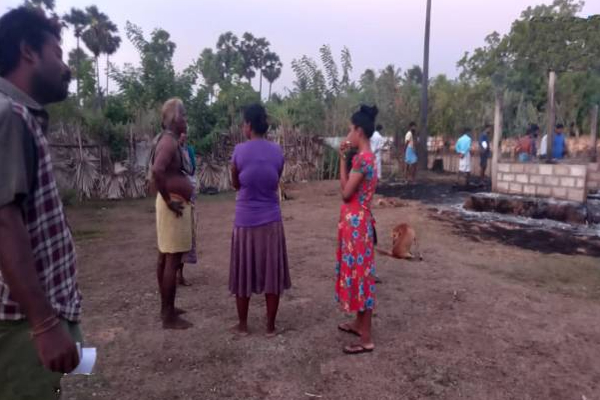 யாழில் தீயில் முற்றிலும் எரிந்து சாம்பலாகிய வீடு! | House Completely Burnt Ashes In Fire Jaffna