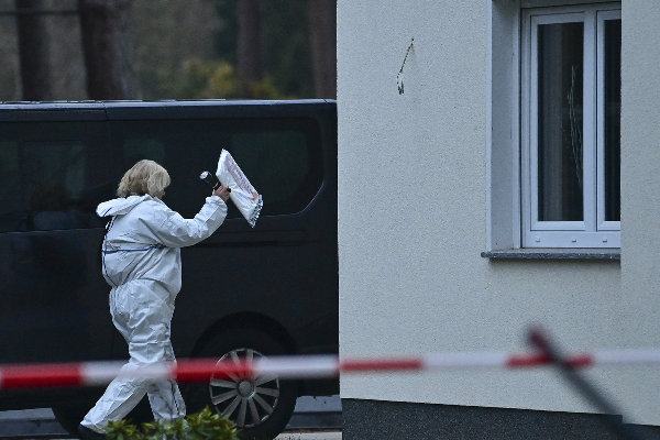 ஜேர்மனியில் மனைவி - மூன்று குழந்தைகளை கொடூரமாக கொன்ற தந்தை! வெளியான அதிர்ச்சி காரணம் | Murder Germany Father Killed Wife Three Girls