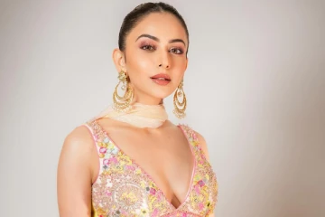 உச்சகட்ட கவர்ச்சியில் ராகுல் ப்ரீத்.. லேட்டஸ்ட் ஸ்டில்கள்