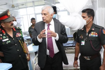 கடும் நடவடிக்கைகளை எடுக்காவிட்டால்  நாடு படுகுழிக்குள் விழும் !