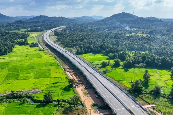 மத்திய அதிவேக வீதியில் பயணிப்போருக்கான கட்டண விபரம்! | Central Expressway Opening Fees Toll Pizza