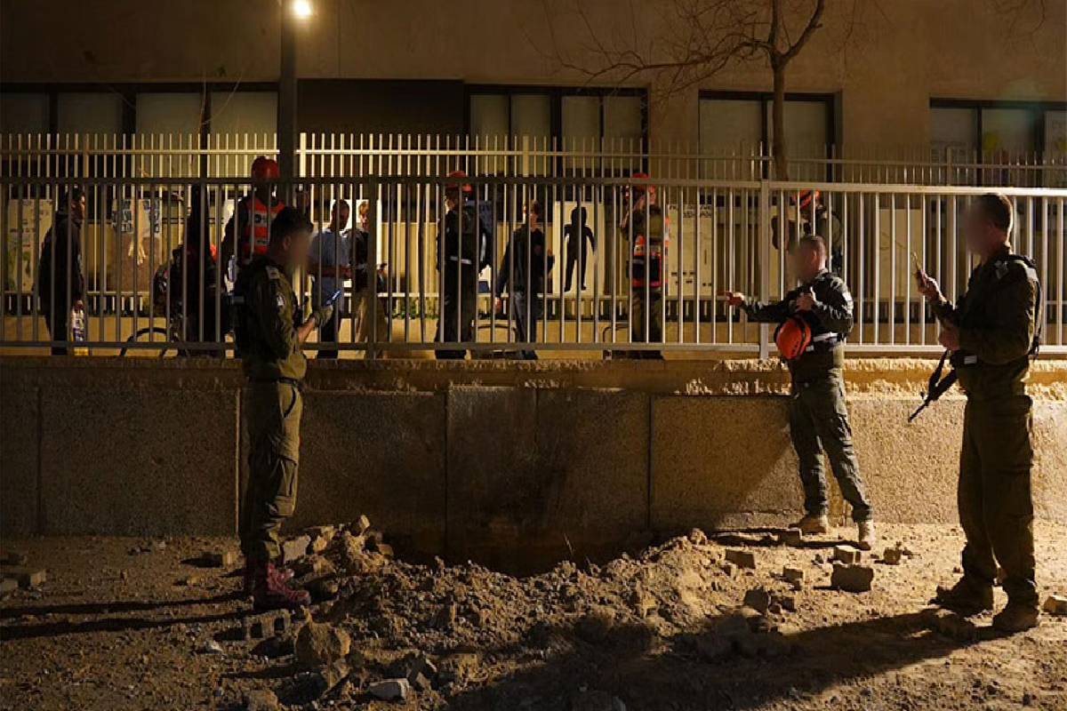 இஸ்ரேல் அணு சக்தி மையத்தை குறிவைத்து ஈரான் தாக்குதல் | Iran Targets Israel Nuclear Facility இஸ்ரேல் அணு சக்தி மையத்தை குறிவைத்து ஈரான் தாக்குதல் | Iran Targets Israel Nuclear Facility