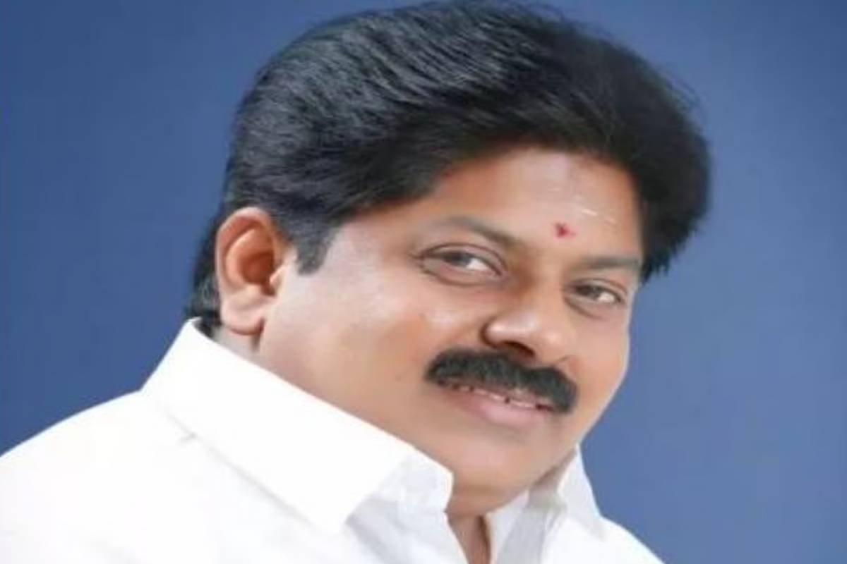 வீட்டில் பெட்ரோல் குண்டு வீசுகிறார்கள் - முன்னாள் அமைச்சர் மீது நடிகை சாந்தினி புகார் | Actress Santhini Accuse Admk Exminister Manikandan வீட்டில் பெட்ரோல் குண்டு வீசுகிறார்கள் - முன்னாள் அமைச்சர் மீது நடிகை சாந்தினி புகார் | Actress Santhini Accuse Admk Exminister Manikandan