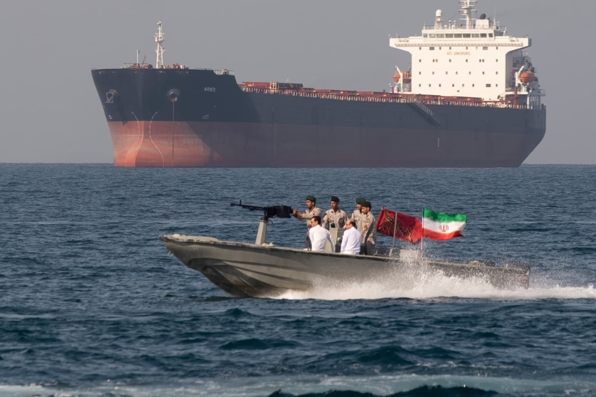 ஹோர்முஸ் நீரிணையை கடந்து சென்ற 15 கப்பல்கள் | 15 Ships That Passed Through The Strait Of Hormuz