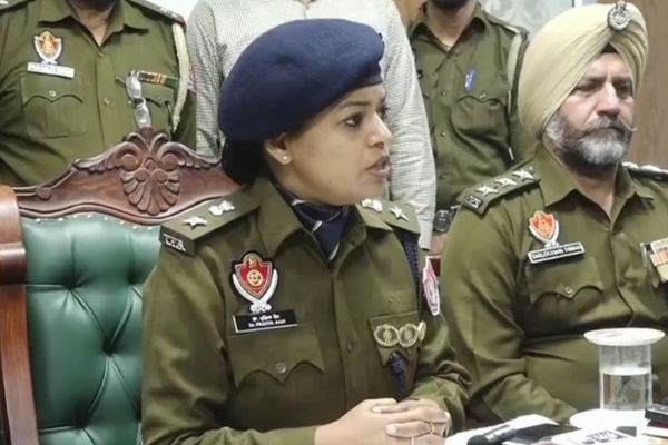 கனடாவிலிருந்து நாடுகடத்தப்பட்ட இந்தியப் பெண்: காதலர் கைது | Woman Deported From Canada Partner Arrested கனடாவிலிருந்து நாடுகடத்தப்பட்ட இந்தியப் பெண்: காதலர் கைது | Woman Deported From Canada Partner Arrested