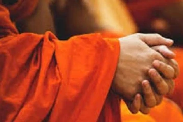 இலங்கையில் பெளத்த பிக்குகள் தொடர்பில் கவலையை வெளியிட்ட முக்கிய அமைச்சர்