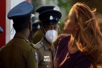 சுற்றுலாவிற்காக இலங்கை வந்த ஐரோப்பிய நாட்டு பெண்ணுக்கு நேர்ந்த கதி