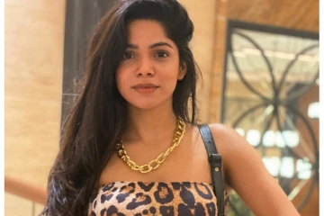 அய்யய்யோ.... உச்ச கவர்ச்சியில் போஸ் கொடுத்த திவ்யபாரதி - ஹாட் புகைப்படம் வைரல்