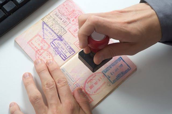 UAE இல் இன்று முதல் ஏராள சலுகைகளுடன் புதிய விசா நடைமுறை ! | New Visa Procedure With Many Benefits Uae