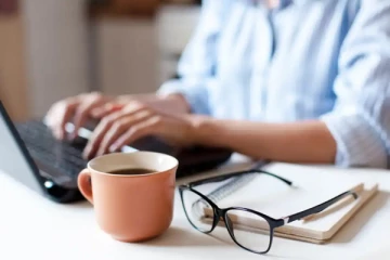 வீட்டிலிருந்து வேலை செய்யும் அரச ஊழியர்களுக்கு சம்பளம் குறைப்பு: வெளியான தகவல்