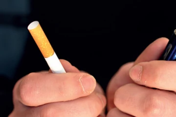 இளைஞர்கள் சிகரெட் கொள்வனவு செய்ய தடை விதிக்கும் பிரித்தானியா!