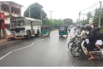 யாழ்ப்பாணம் தாவடி சந்தியில் விபத்து: இருவர் படுகாயம் (VIDEO)