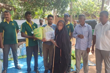 புனித நோன்பை முன்னிட்டு திருகோணமலையில் உலர் உணவுப்பொருட்கள் வழங்கி வைப்பு (Photos)