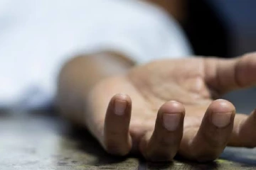 තෙමහල් නිවසක් කම්පා කළ මරණය - ඉහළ මහලෙන් ඇද වැටී දැරියක් ජීවිතක්ෂයට