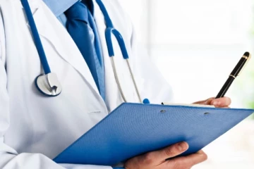 ஊழியர்களின் கடமைகளுக்கு இடையூறு விளைவித்த வைத்தியர் கைது