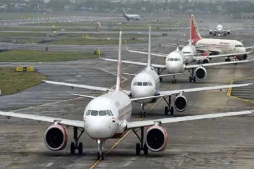 ஐந்து நாட்களில் 11,500 விமானங்கள் ரத்து! -  பல லட்சம் பேர் தவிப்பு