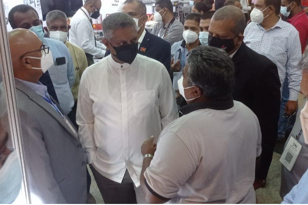 இராஜாங்க அமைச்சர் மக்களால் தாக்கப்பட்டாரா? - ஐபிசி தமிழ்