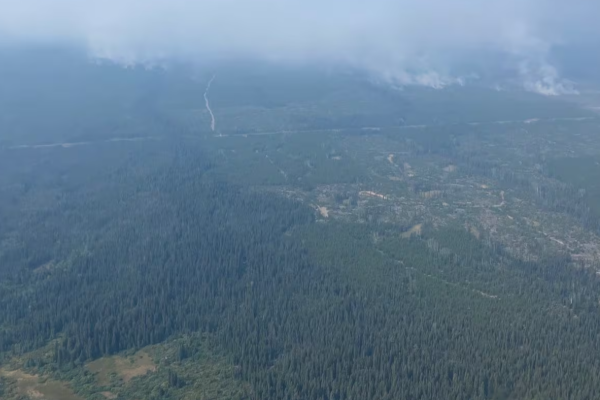 பிரிட்டிஷ் கொலம்பியாவில் காட்டுத் தீ ஆபத்து குறித்து எச்சரிக்கை | Bc Warns Wildfire Threats Remain